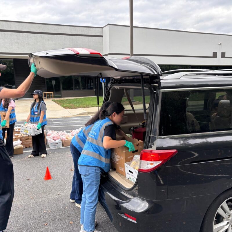 FS Duluth mobile pantry loading trunk 20240928